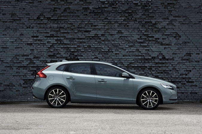 autofrau_Volvo V40 T4 Momentum Location Profile