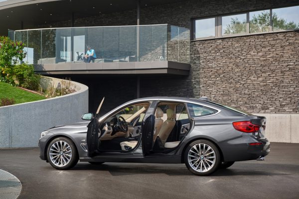 BMW 330i GT Luxury Arktikgrau