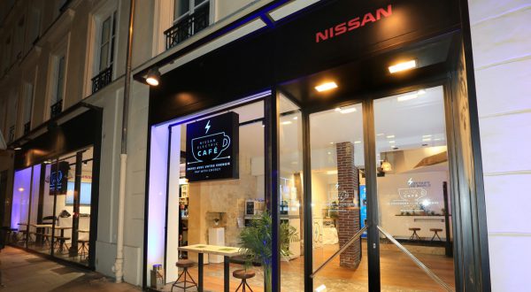 Nissan's electric cafe opens in Paris